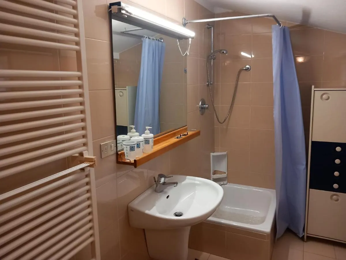 My Holiday - La Roggia Apartment Domaso